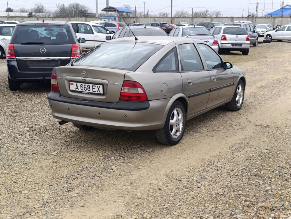Opel Vectra 1999 an Bender Bender - fotografie 3