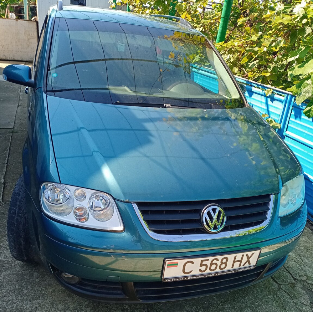 Volkswagen Touran 2004 an Tiraspol Tiraspol - fotografie 1