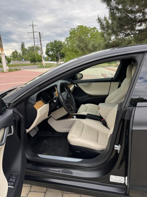 Tesla Model S 2020 an Tiraspol Tiraspol - fotografie 7