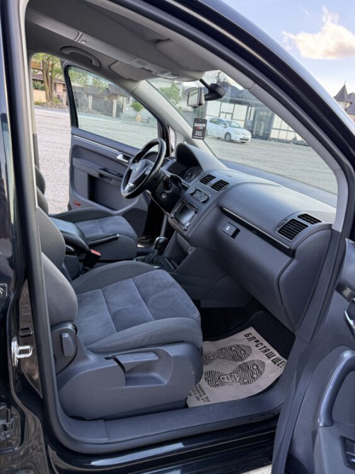 Volkswagen Touran 2011 an Chişinău Chişinău - fotografie 3