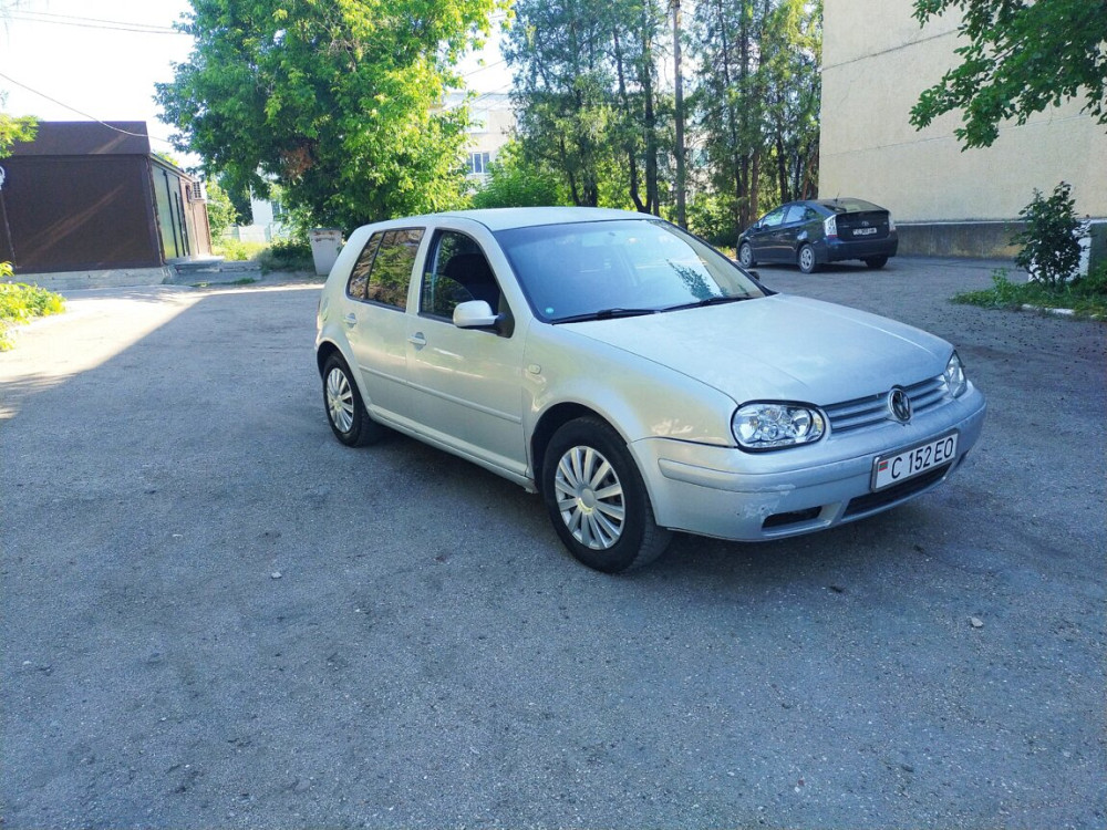 Volkswagen Golf 2000 an Sucleia Sucleia - fotografie 1