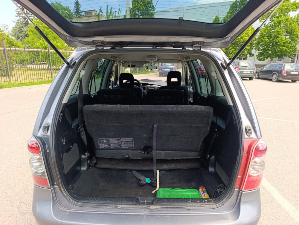 Mazda MPV 2005 an Bender Bender - fotografie 6
