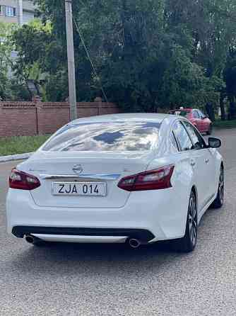 Nissan Altima 2017 an Bender Bender