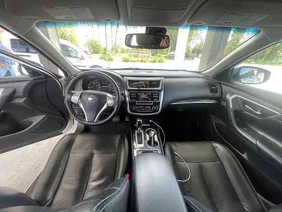 Nissan Altima 2017 an Bender Bender