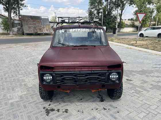 VAZ / Lada Niva Legend 1993 an Tiraspol Tiraspol