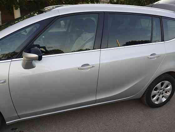 Opel Zafira 2012 an Bender Bender