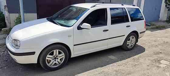 Volkswagen Golf 2000 an Bender Bender