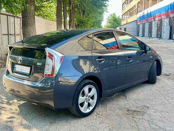 Toyota Prius 2013 an Bender Bender