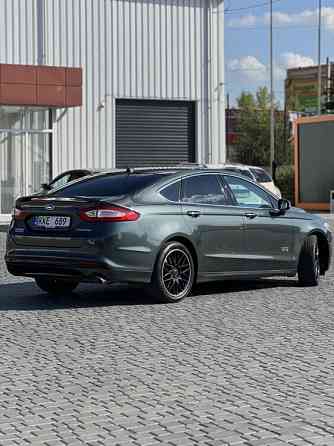 Ford Fusion 2016 an Bender Bender