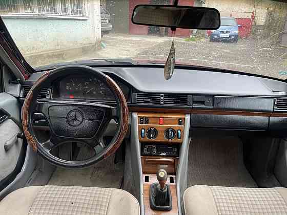 Mercedes W124 1989 an Tiraspol Tiraspol