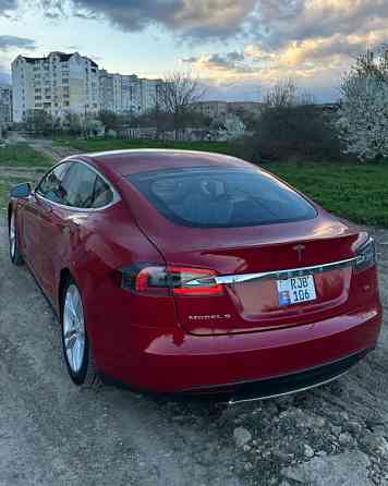 Tesla Model S 2014 an Rîbnița Rîbnița