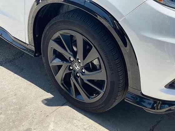 Honda HR-V 2022г., 1.8 бензин/метан, белый перламутр. Бендеры