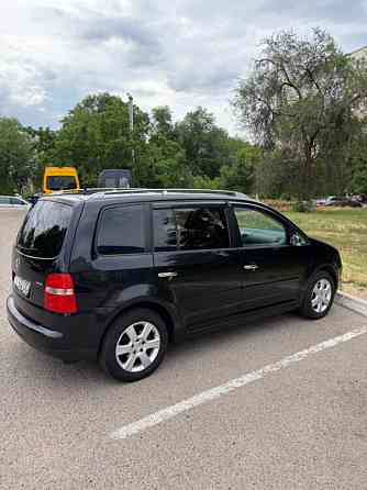 Volkswagen Touran 2006 an Tiraspol Tiraspol