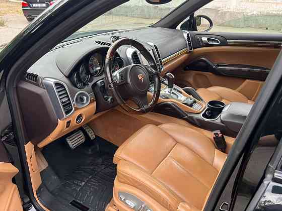 Porsche Cayenne 2014 год Бендеры Бендеры