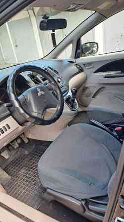 Mitsubishi Grandis 2006 an Bender Bender