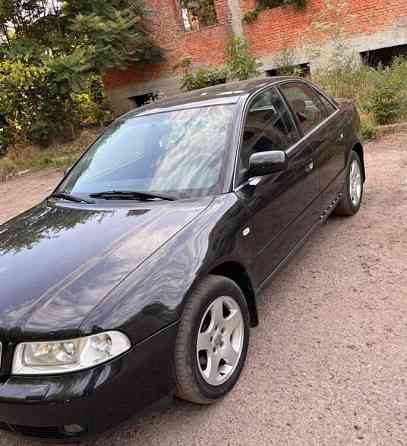Audi A4 2001 an Bender Bender