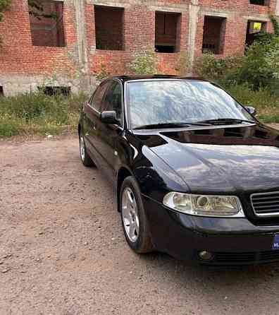 Audi A4 2001 an Bender Bender