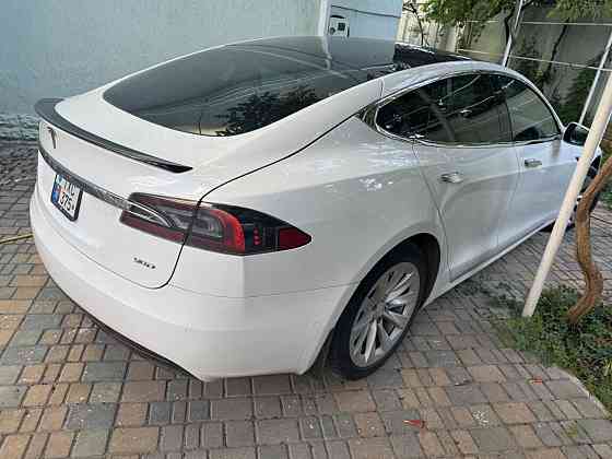 Tesla Model S 2017 an Tiraspol Tiraspol