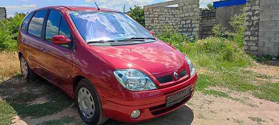 Renault Scenic 2000 an Bender Bender