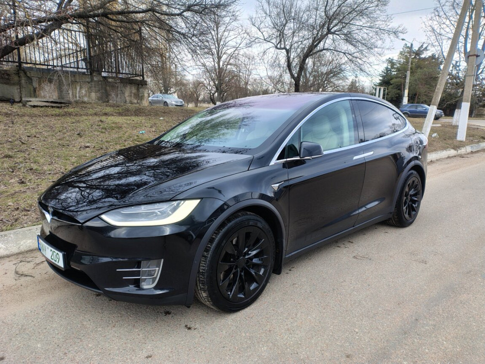 Tesla Model X 2018 an Tiraspol Tiraspol - fotografie 1