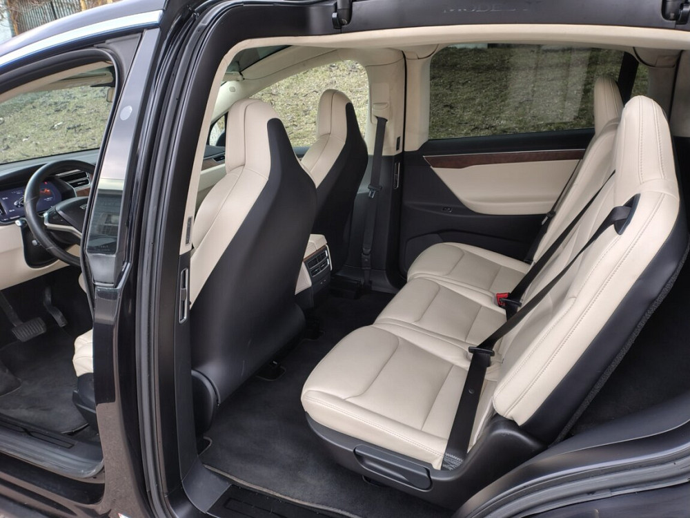 Tesla Model X 2018 an Tiraspol Tiraspol - fotografie 2