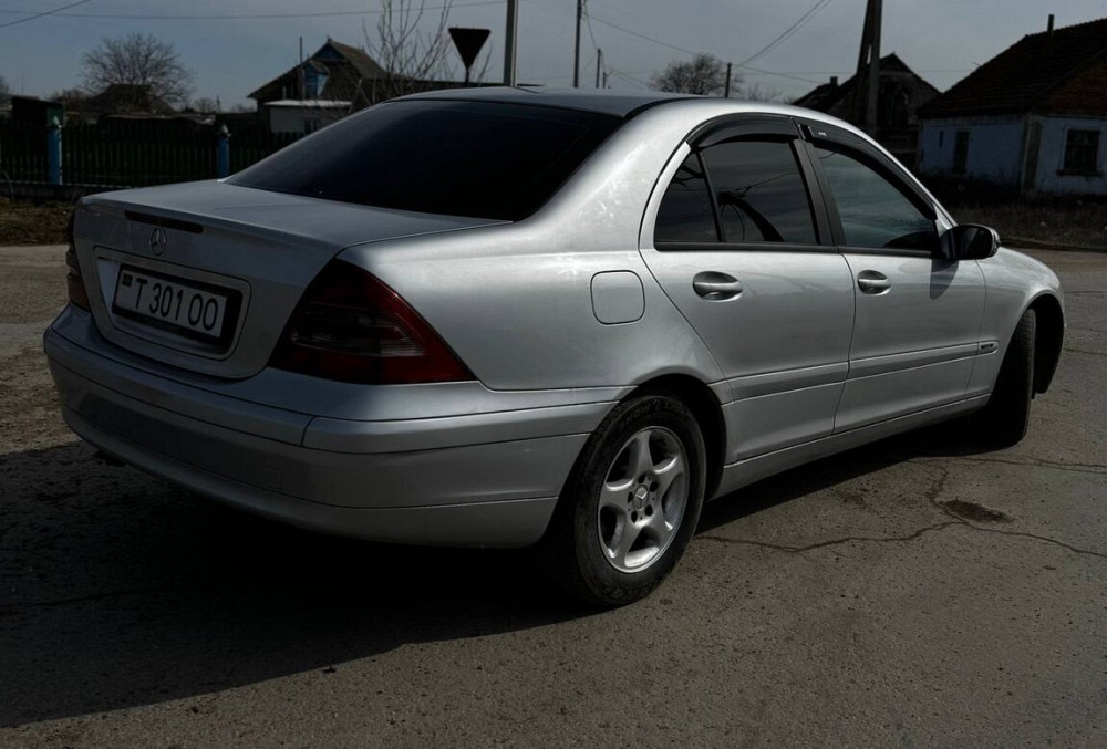 Mercedes C-Class 2002 an Tiraspol Tiraspol - fotografie 2