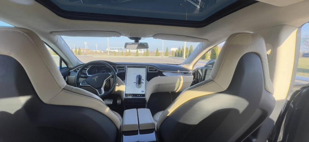 Tesla Model S 2014 an Tiraspol Tiraspol - fotografie 5