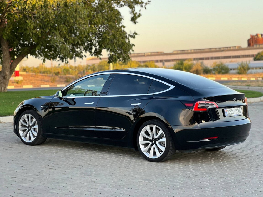 Tesla Model 3 2018 an Tiraspol Tiraspol - fotografie 3