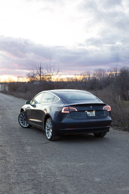 Tesla Model 3 2018 an Tiraspol Tiraspol - fotografie 3