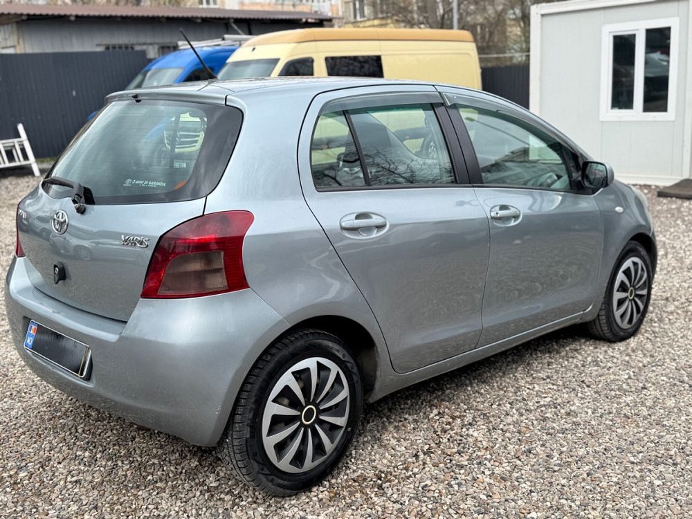 Toyota Yaris Chişinău - fotografie 4