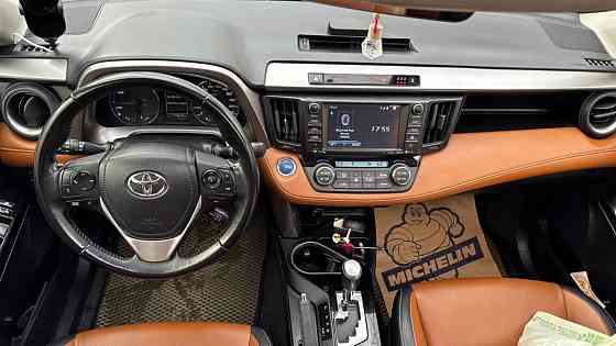 Toyota RAV4 LIMITED 2016 год. МД УЧЕТ! Тирасполь
