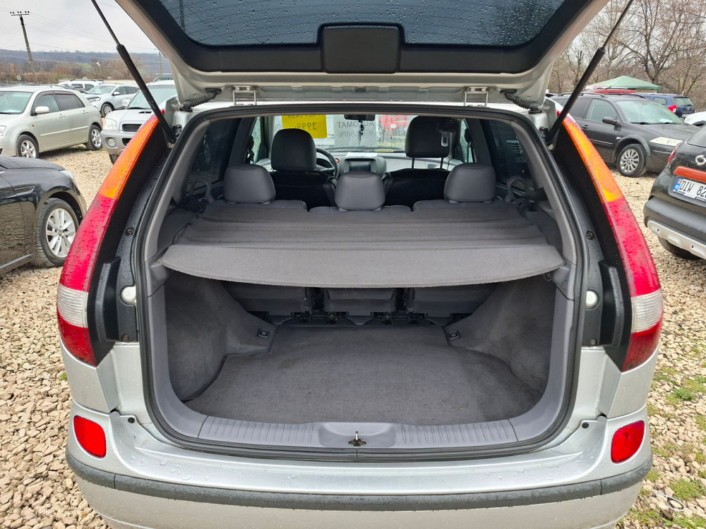 Nissan Almera Tino Кишинёв - изображение 8