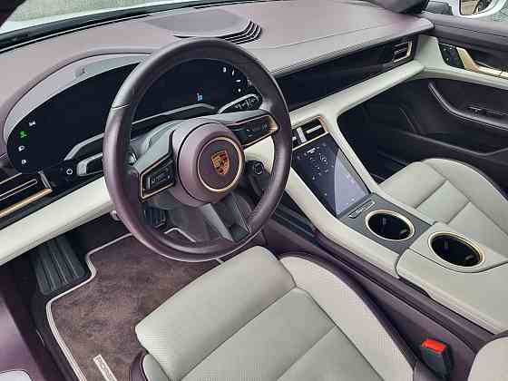 Porsche Taycan Кишинёв