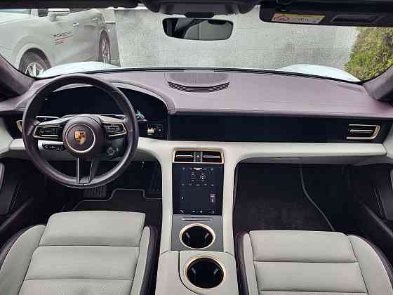 Porsche Taycan Кишинёв