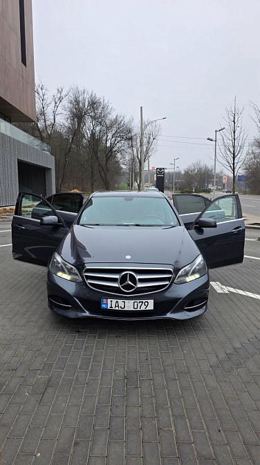 Mercedes E-Class Chişinău - fotografie 1