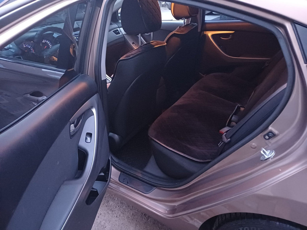 Hyundai Elantra Chişinău - fotografie 9