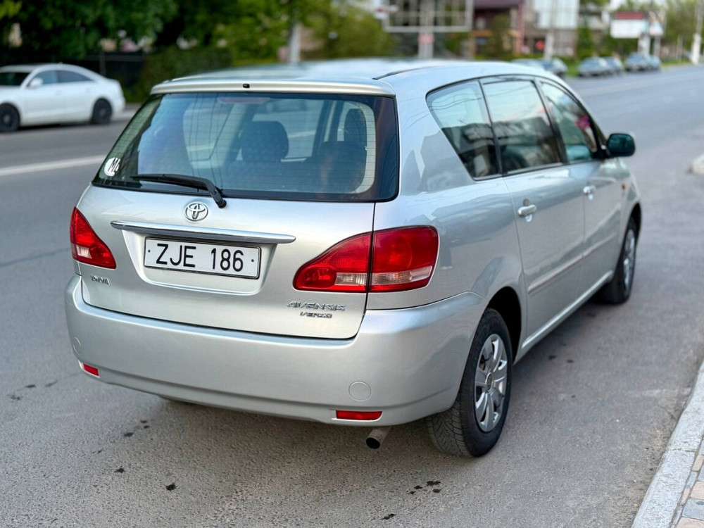 Продам Toyota Avensis Verso Tiraspol - fotografie 3