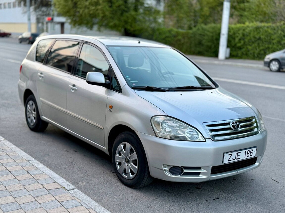 Продам Toyota Avensis Verso Tiraspol - fotografie 1