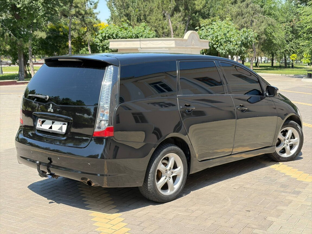 Mitsubishi Grandis 2004 год Тирасполь Тирасполь - изображение 2