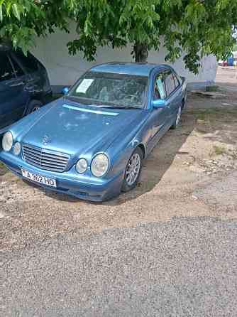 Mercedes E-Class 1999 год Суклея Суклея