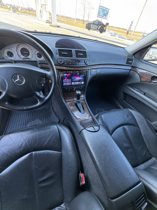 Mercedes E-Class 2003 an Bender Bender - fotografie 5