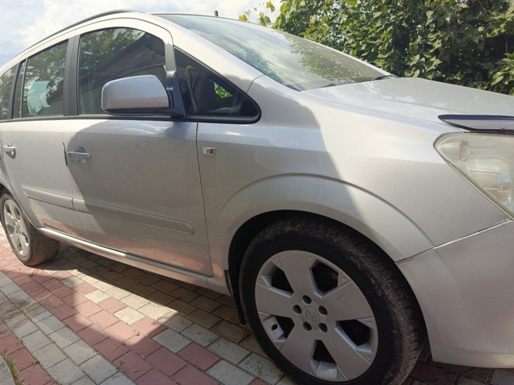 Opel Zafira 2009 год Тирасполь Тирасполь - изображение 3