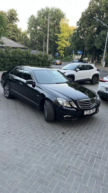 Mercedes E-Class 2009 an Parcani Parcani - fotografie 4