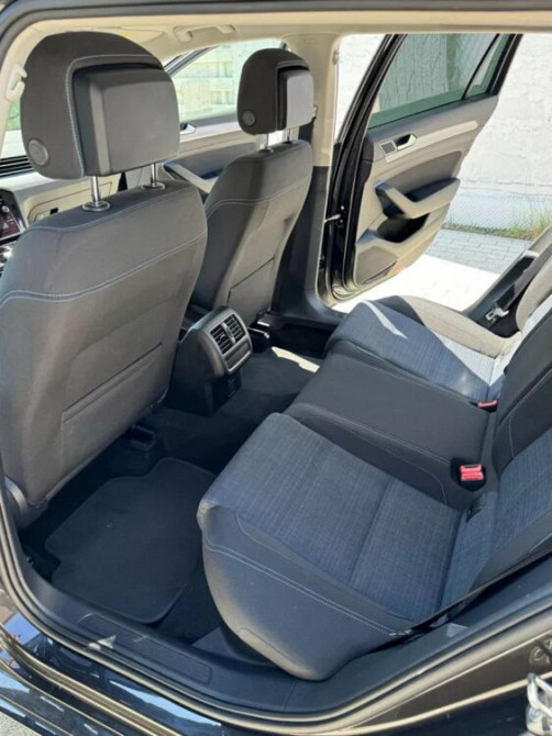 Volkswagen Passat 2021 an Bender Bender - fotografie 9