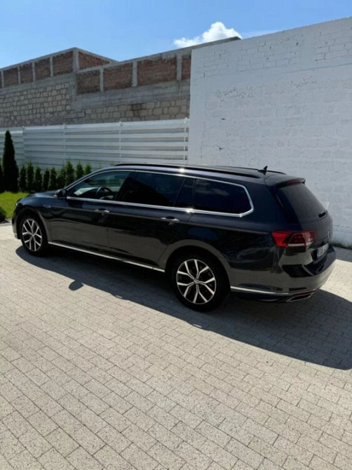 Volkswagen Passat 2021 an Bender Bender - fotografie 8