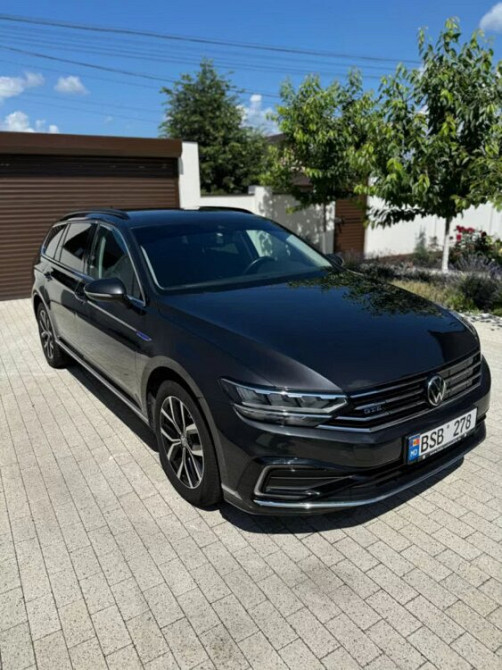 Volkswagen Passat 2021 an Bender Bender - fotografie 1