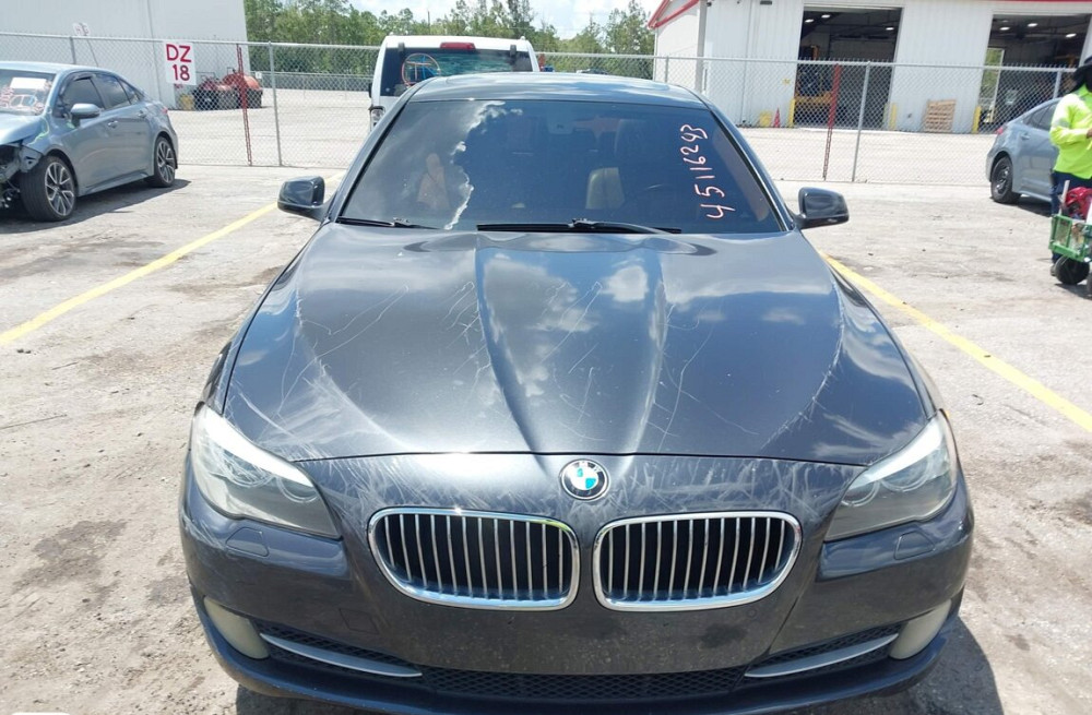 BMW seria 5 2013 an Bender Bender - fotografie 7