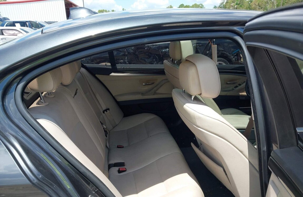BMW seria 5 2013 an Bender Bender - fotografie 6