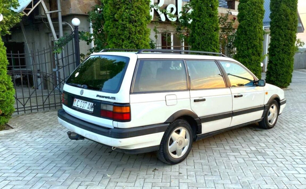 Volkswagen Passat 1993 an Sucleia Sucleia - fotografie 1