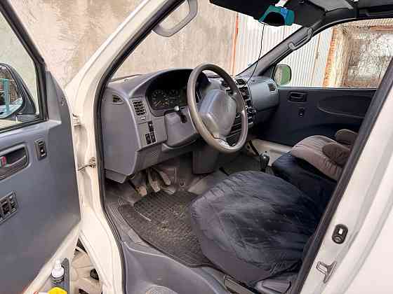Toyota Hiace 2001 an Bender Bender